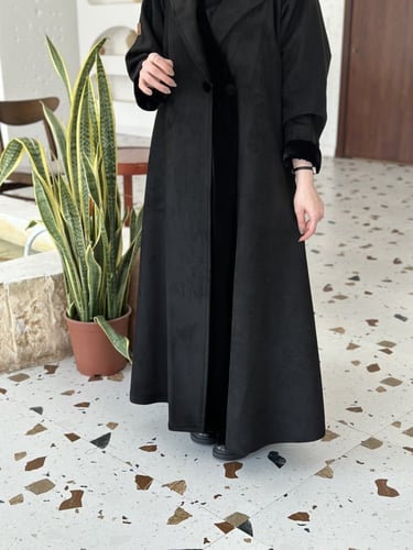 عباه شتويه ربع كلوش شامواه و كم قلاب مخمل