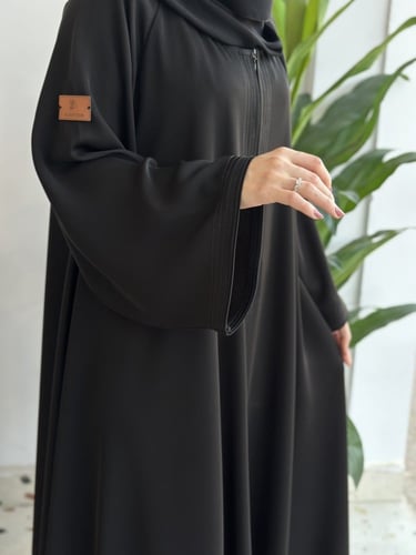 عباية نص كلوش بسحاب وقماش انترنت مع طرحه