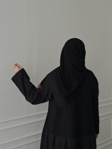 عباه كلوش قماش ركامه و كريب الاناقه طقطق مع طرحه