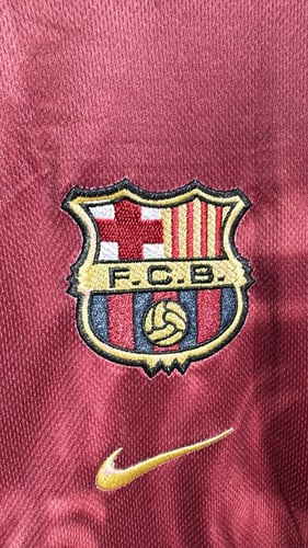 تيشيرت برشلونه ترافيس