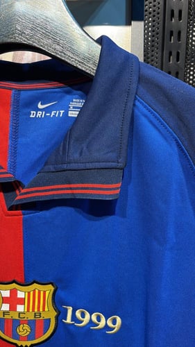 تشيرت برشلونه الأبيض 2026