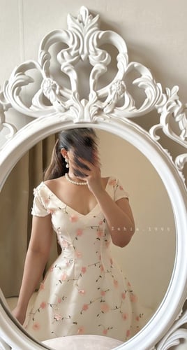 فستان بورود بارزة