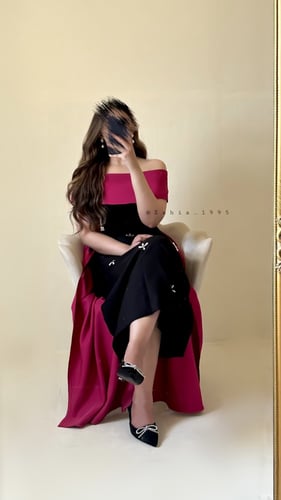 الفستان المزين باللؤلؤ والكريستال