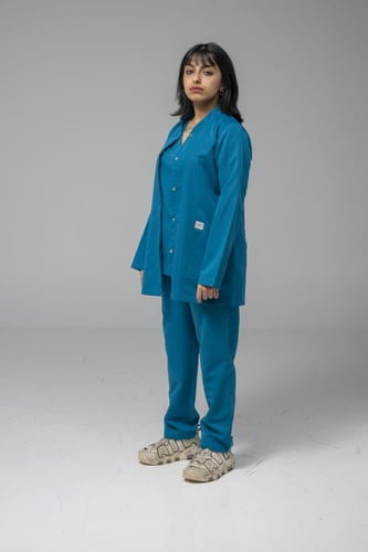 جكت طبي لون تركوازي غامق