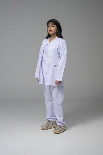 جكت طبي لون ابيض