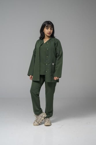 جكت طبي لون زيتي غامق