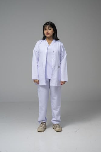 جكت طبي لون ابيض