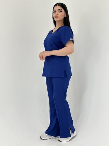 سكراب طبي لون رويال بلو - موديل رقم ٢