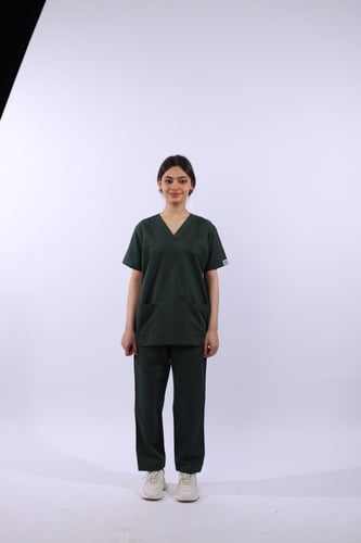 سكراب طبي للنساء لون زيتي غامق