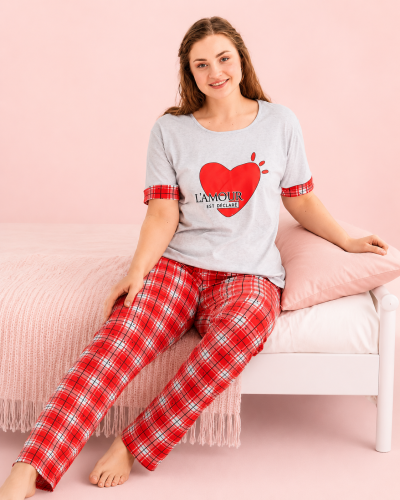 بيجاما نسائية قطنية بنقشة مربعات "Love Pajama Set"...