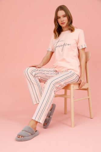 بجامه نسائية باللون الوردي - صناعة تركية