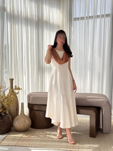 فستان أنيق مع قماش شال