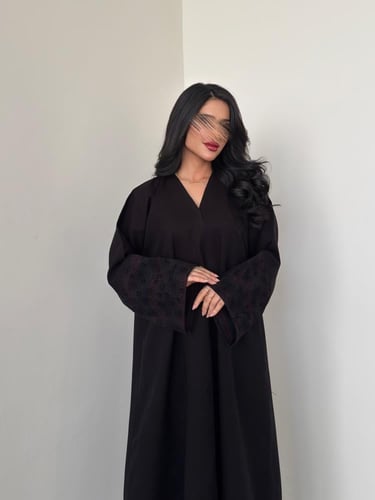 عباية عملية مع اكمام حرير تركي