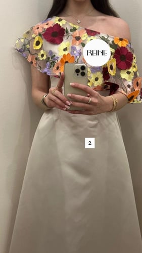 فستان كريب اوف شولدر مع قماش مزين بالورد