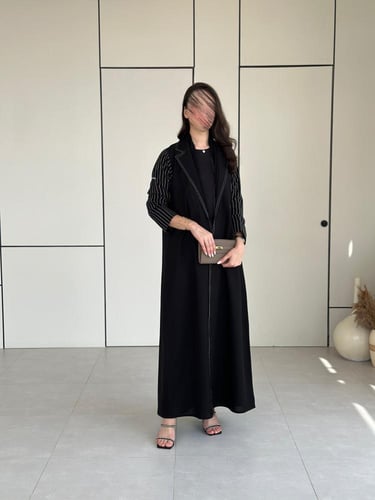 عباية عملية مطرزه