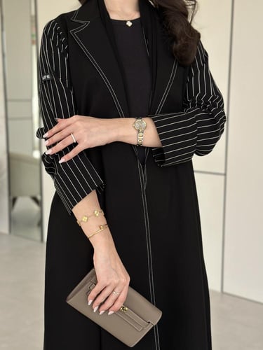 عباية عملية مطرزه