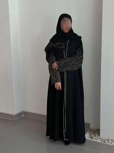 عباية تطريز انيق بقصة نص كلوش