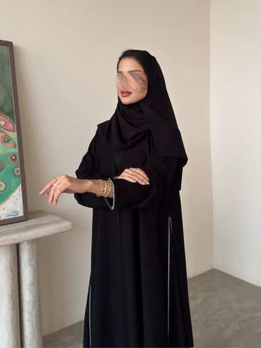 عباية عملية مع كلفة مطرزه