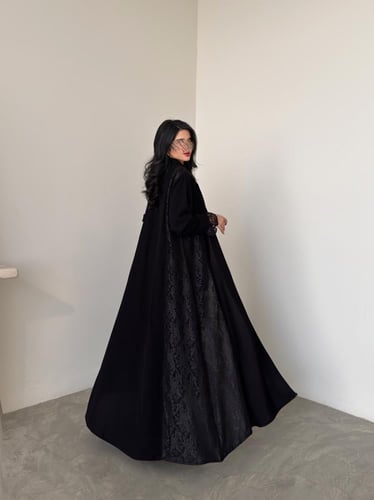عباية أنيقة ملكي مع دانتيل