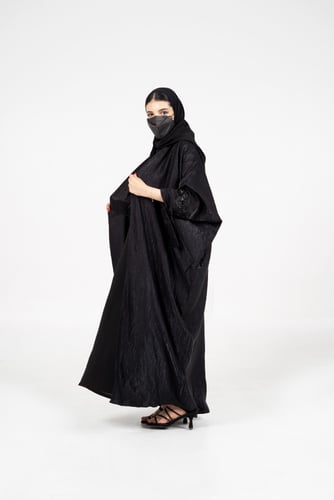 عباية بشت أسود مطرز