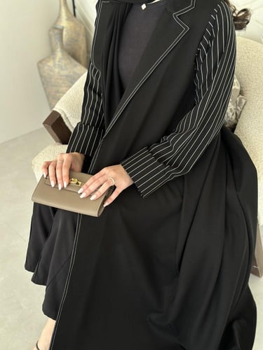 عباية عملية مطرزه