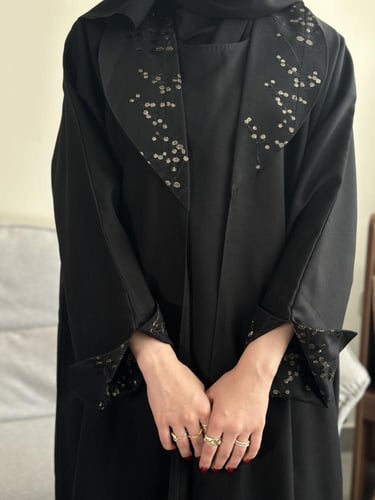 عباية عملية مع ياقة