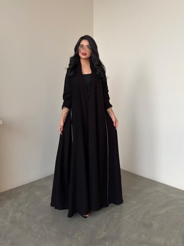 عباية عملية مع كلفة مطرزه