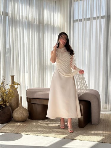 فستان بقصة A لاين مع قماش شك