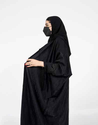 عباية بشت أسود مطرز