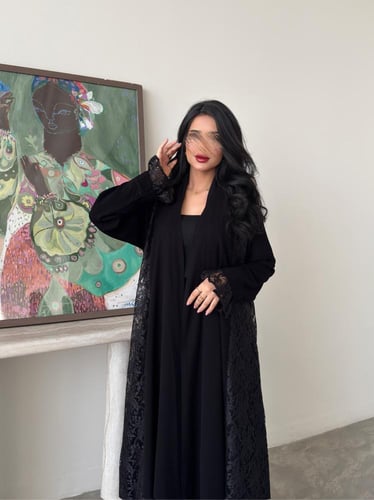 عباية أنيقة ملكي مع دانتيل