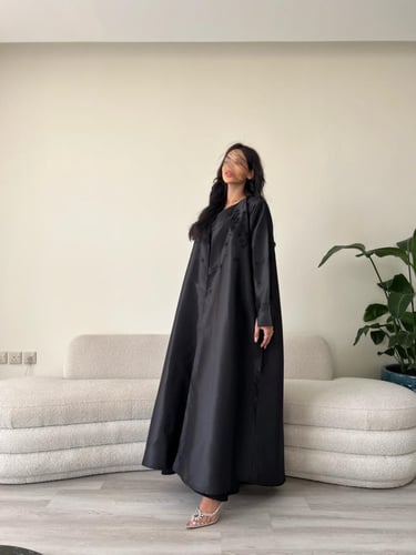 عباية تفته مطرز