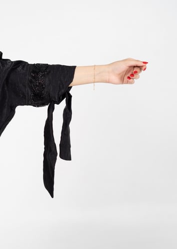 عباية بشت أسود مطرز