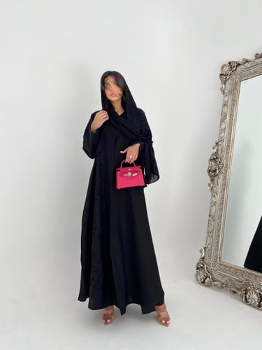 عباية تطريز اسود