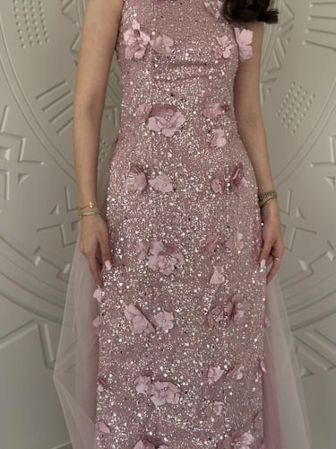 فستان من قطعتين بقماش التل مع شك يدوي فاخر