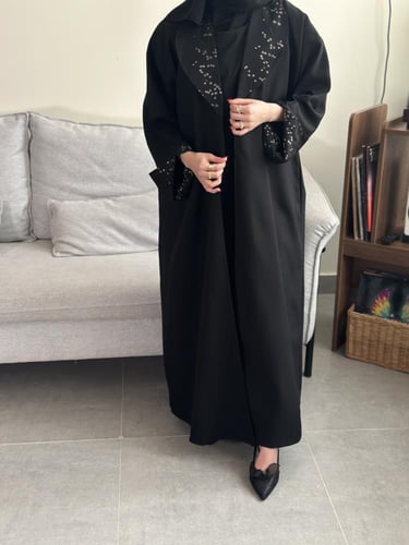 عباية عملية مع ياقة