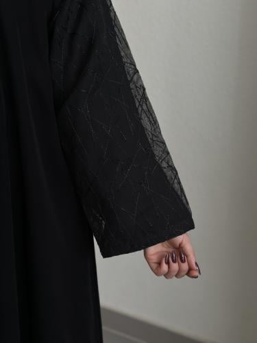 عباية مع اكمام بقماش التل المطرز