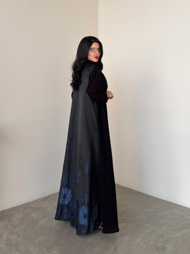 عباية كلوش مع تفته مطرز