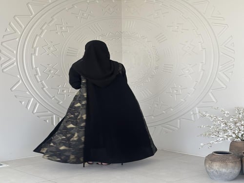 عباية بقماش تفته جاكار