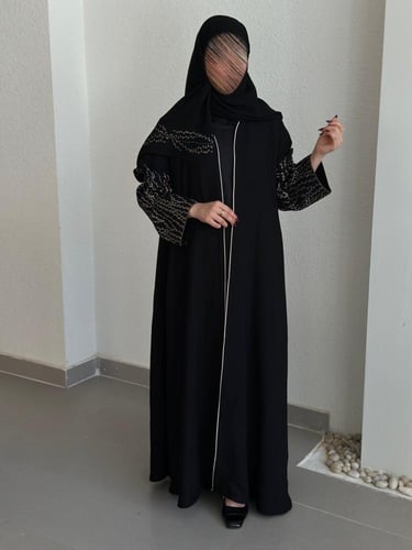 عباية تطريز انيق بقصة نص كلوش