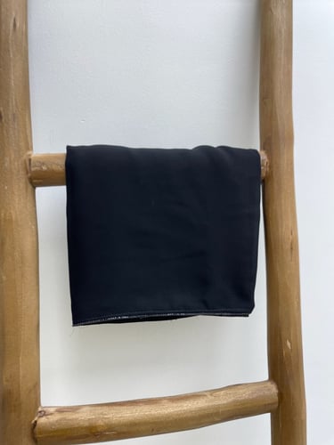 طرحة كرستال أسود