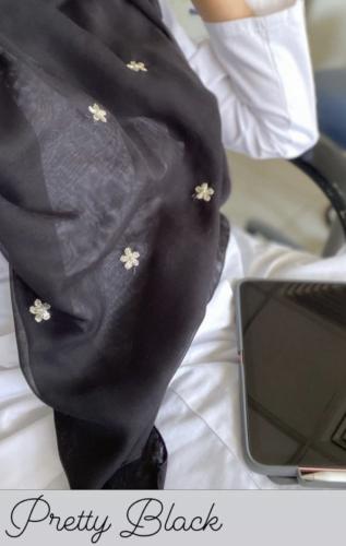 Pretty Black بوال