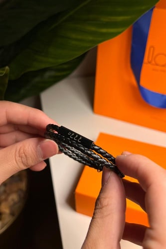 اسوارة تفصيل جلد