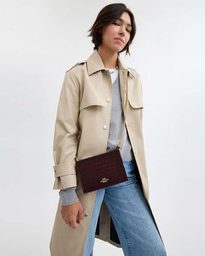 شنطة كوتش عنابي