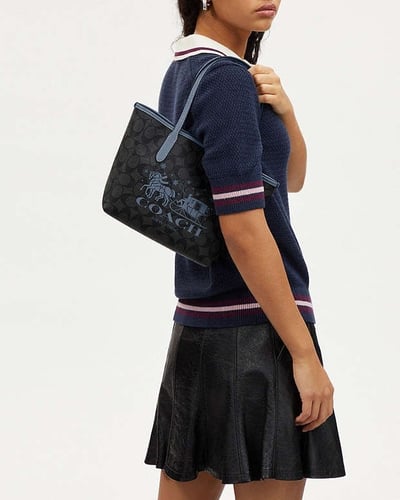 شنطة كوتش ازرق