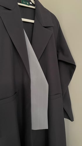 عباية رسميه رمادي وابيض