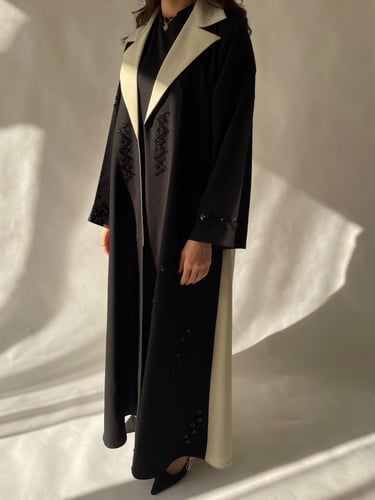 كريب اسود شك مع كريب ساده بالخلف