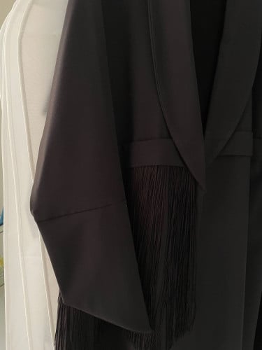 عبايه اسود مع هدب اسود