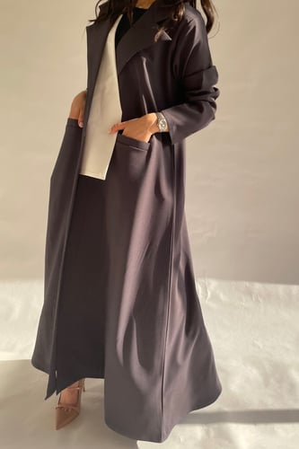 عباية رسميه رمادي وابيض