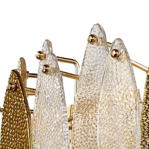 ثريا قولدن ليفز