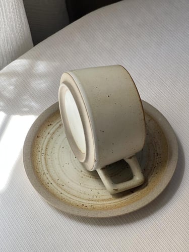 كوب قهوه ڤنتج مع صحن